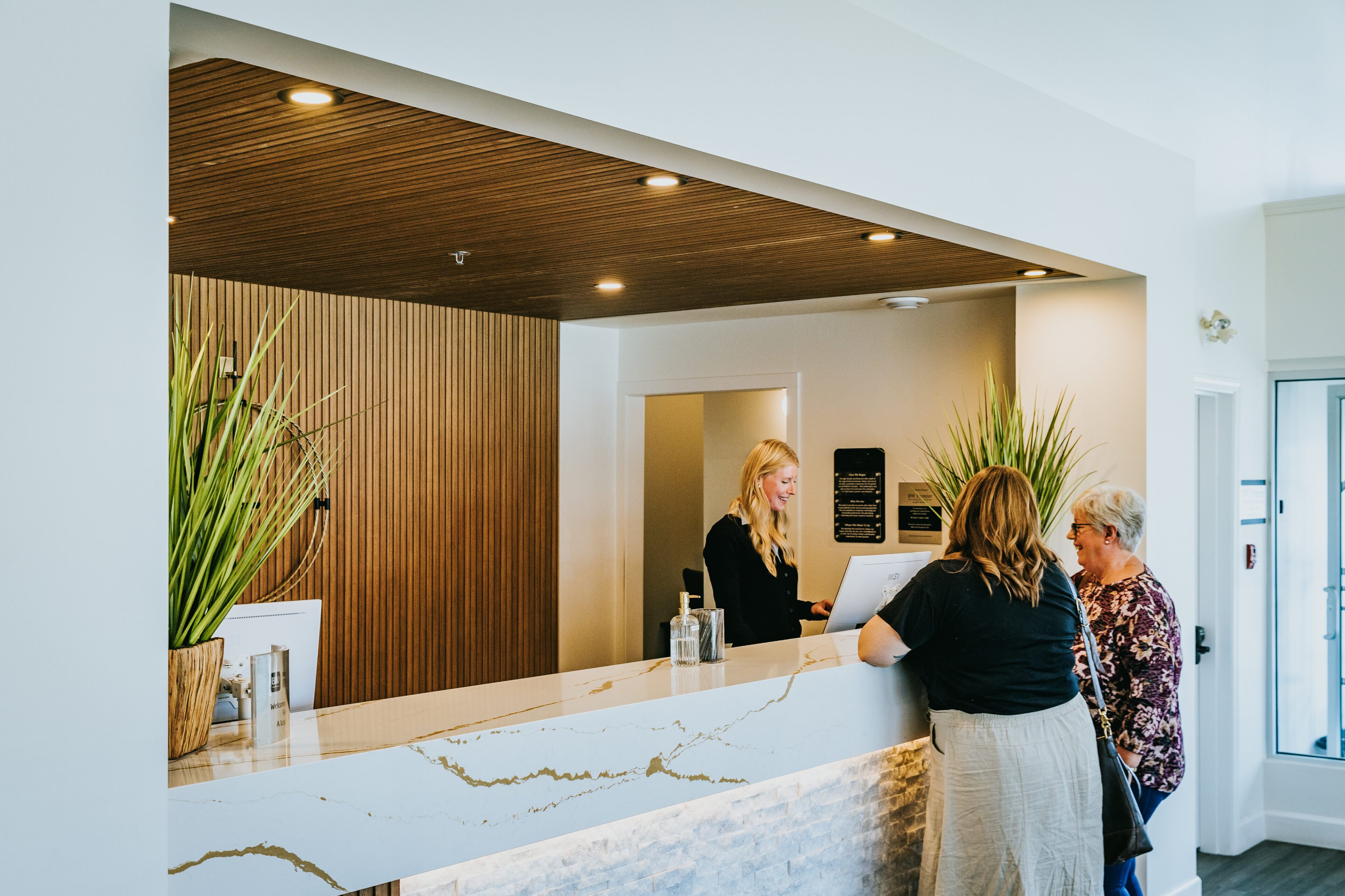 Prestige hotel Cranbrook lobby