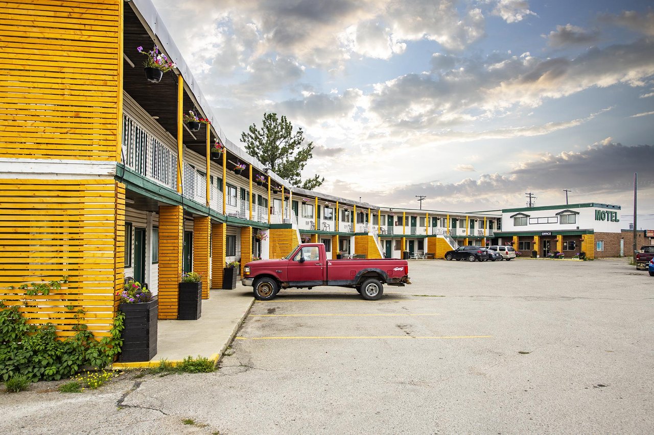 Kootenay Country Inn