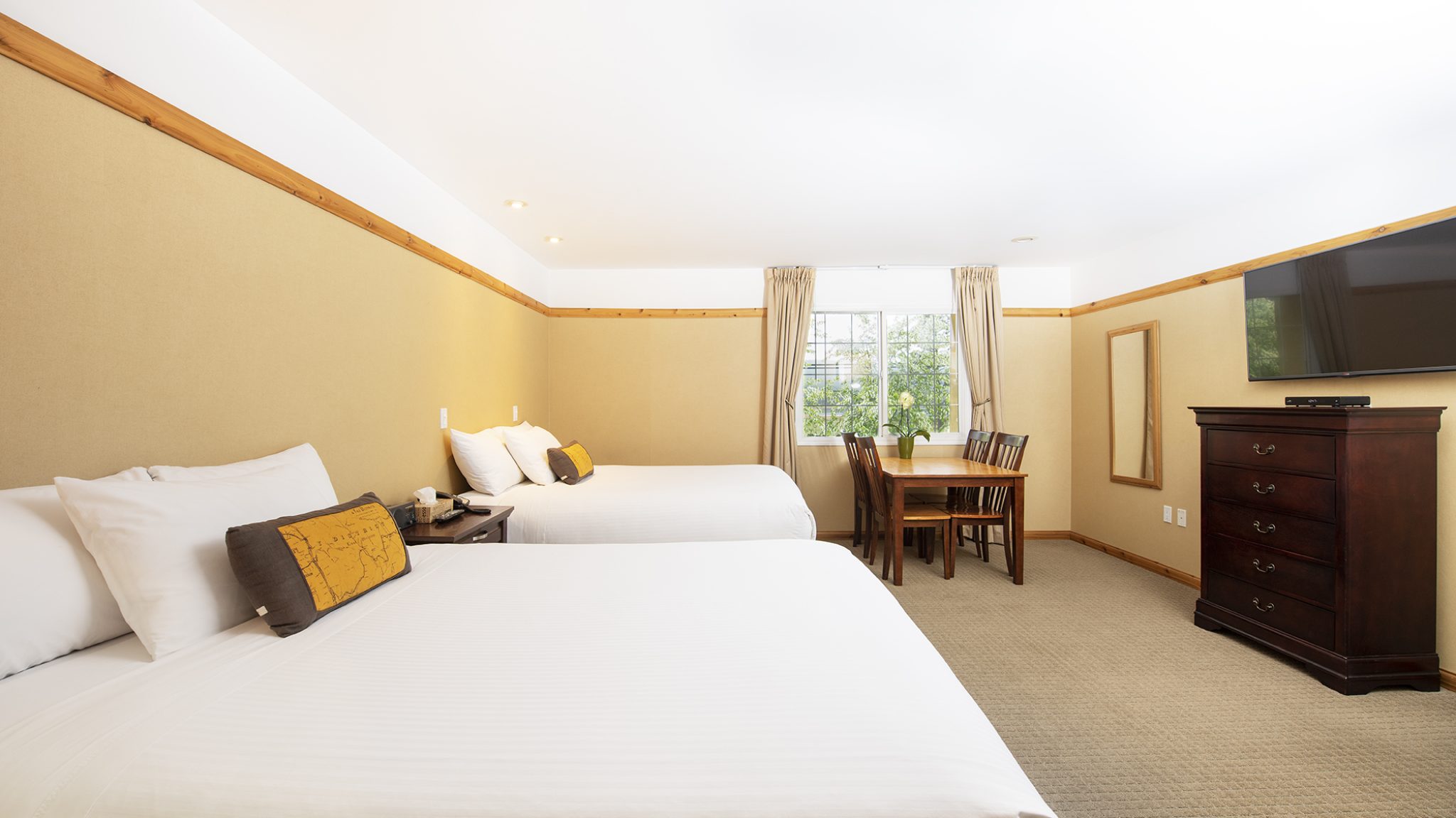 Elizabeth Lake Lodge interiors 052521 3686 WEB