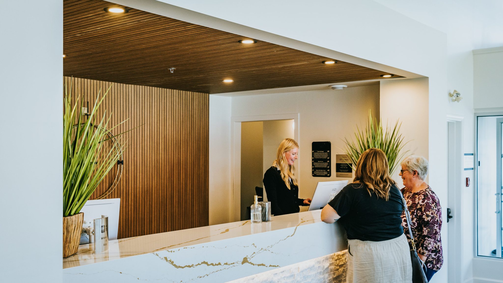 Prestige hotel Cranbrook lobby